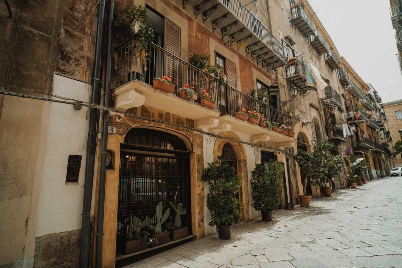 Hotel Ambrosia-Timeless Hosting à Palerme Extérieur photo