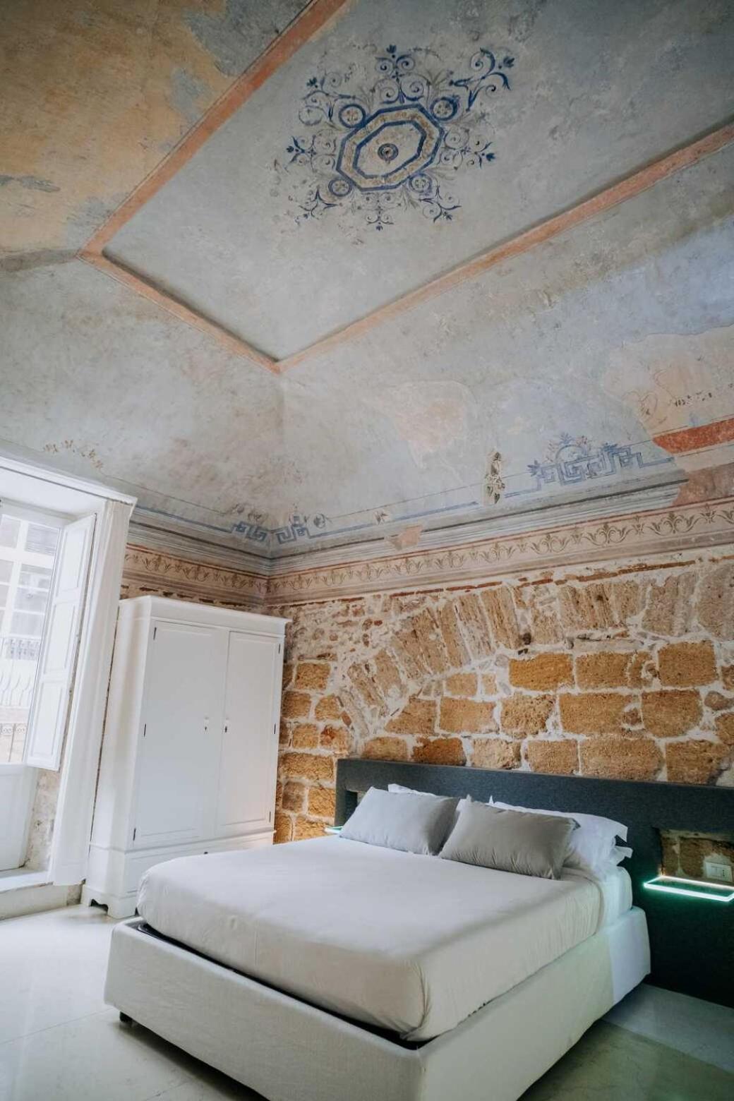 Hotel Ambrosia-Timeless Hosting à Palerme Extérieur photo