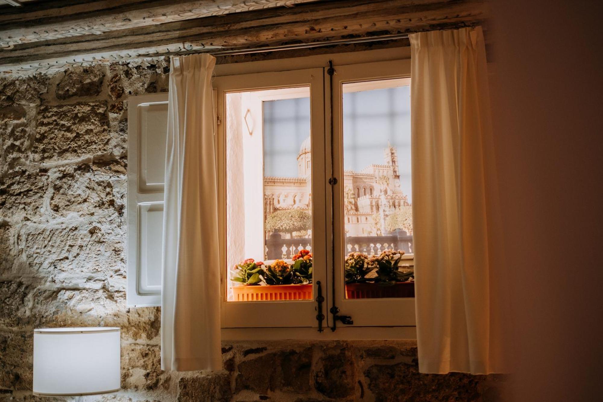 Hotel Ambrosia-Timeless Hosting à Palerme Extérieur photo
